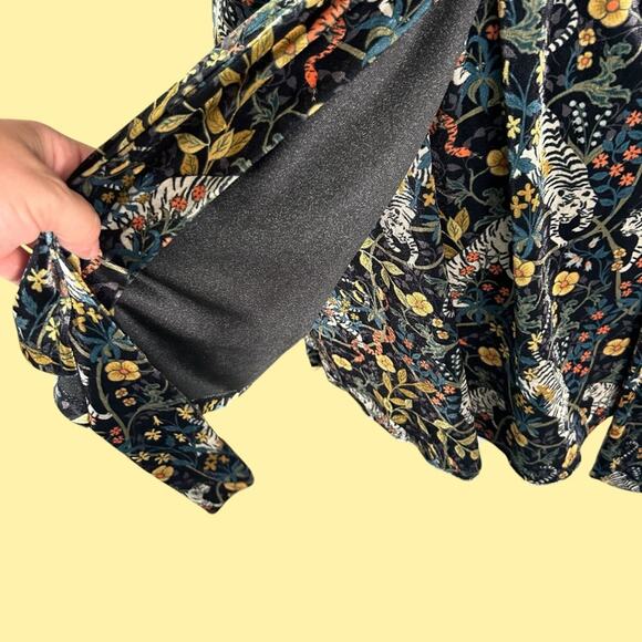 Urban Outfitters Teresa Velvet Tiger Floral Wrap Dress Small - Picture 11 of 13